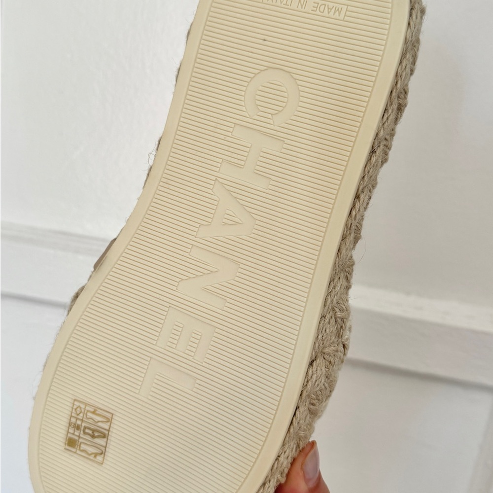CHANEL Natural Beige Braided Mesh Pouch with Gold Logo Zip - Picture 6 of 6